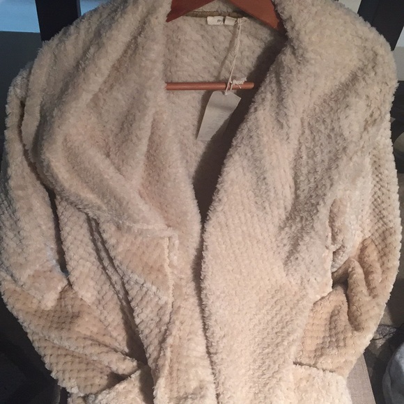 Oversized and Slouchy Sweater Cardigan - Picture 8 of 8